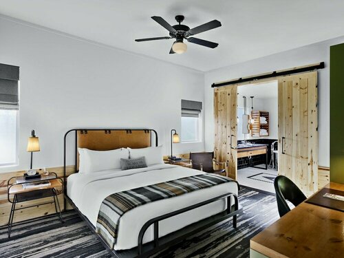 Cavalry Court, by Valencia Hotel Collection, Забронировать Отель Колледж-Стейшн штат Техас