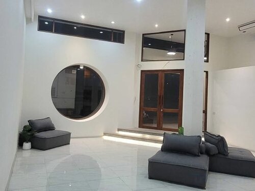 Squirrel House, Забронировать Отель Банг Рак Бангкок, рядом с Станция метро Silom
