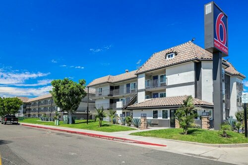 Motel 6 Escondido, Book Motel Escondido San Diego County