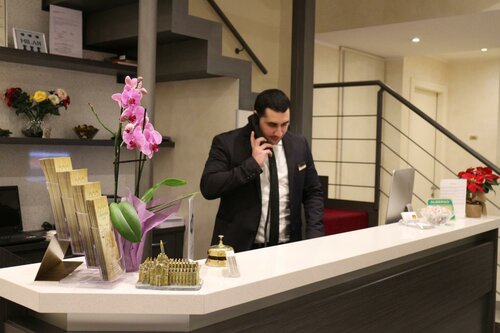 Hotel La Madonnina, Забронировать Отель Отели Милана 3 звезды, рядом с Универмаг Excelsior, 3*
