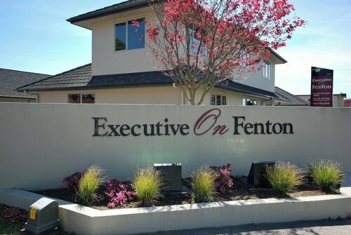 Executive On Fenton, Забронировать Мини-отель Роторуа Озеро Роторуа, рядом с Rotorua District Library