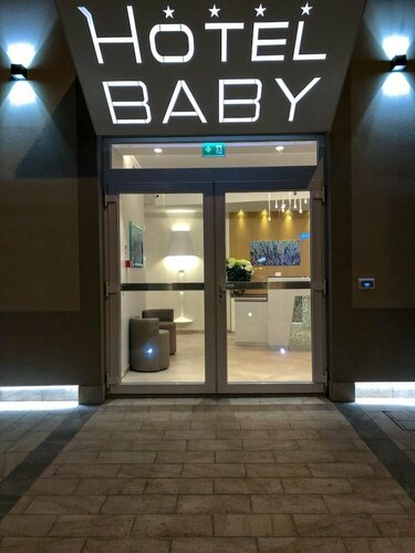 Hotel Baby, Забронировать Отель Отели Ривабеллы с бассейном, Бассейн