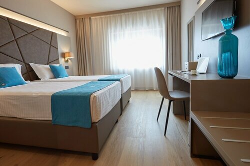 DC HOTEL INTERNATIONAL, Забронировать Отель Отели Падуи с парковкой, Парковка