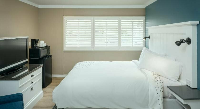 Pacific Shores Inn