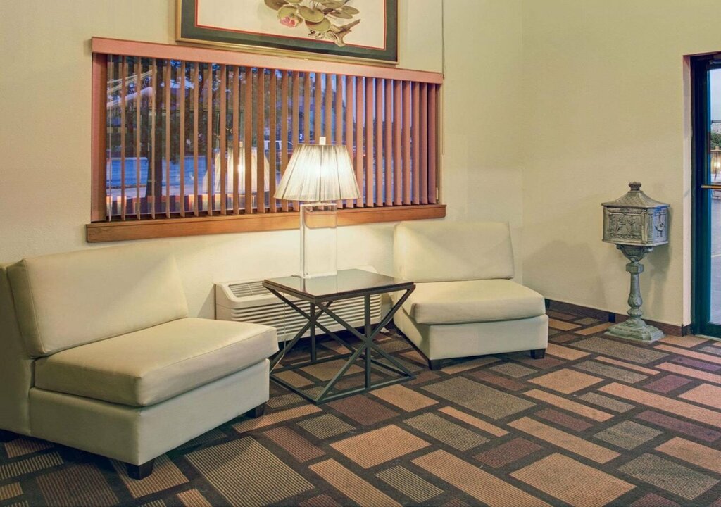 Super 8 Motel - Wentzville