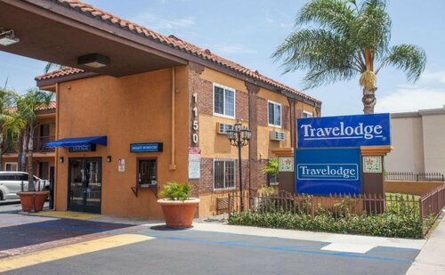 Travelodge Ontario, Book Hotel Hoteller i Ontario med parkering, Parkering