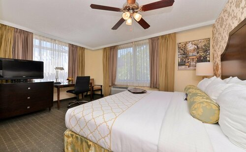 St Charles Inn, Superior Hotel, Забронировать Отель Новый Орлеан Луизиана, рядом с St. Elizabeth's Orphanage Museum