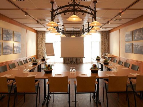 Landzeit Restaurant Voralpenkreuz, Book Hotel Sattledt Upper Austria