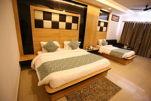 Maharaja Resorts, Забронировать Отель Отели Патнитоп с парковкой, Парковка