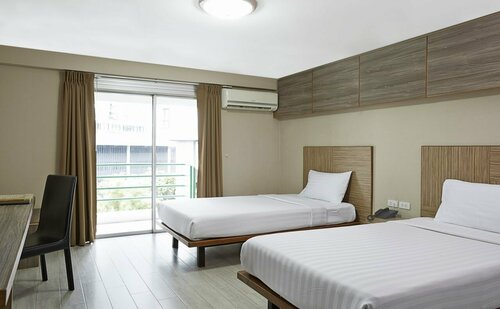 Watana Hotel, Забронировать Отель Отели Диндэн с бассейном, Бассейн
