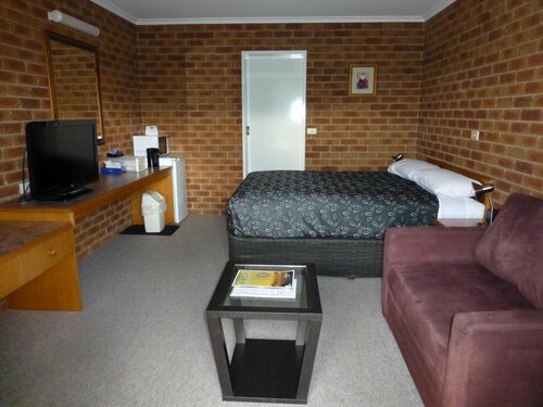 Inverloch Central Motor Inn, Book Mini-hotel Inverloch Gippsland