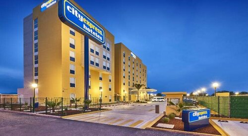 City Express by Marriott Celaya Galerias, Rezervați Hotel Hoteluri în El Bajio cu parcare, Parcare