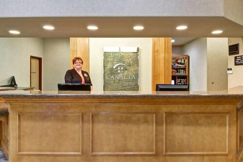 Super 8 Rimbey, Varaa Hotelli Hotellit Central Alberta uima-altaalla, Uima-allas