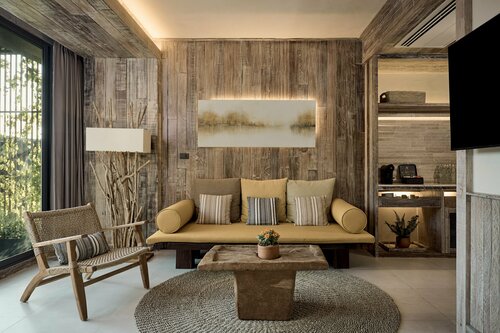 Dinso Resort & Villas Phuket, Vignette Collection by IHG, Забронировать Курортный отель Отели Патонг-Бич с парковкой, рядом с Улица Бангла-роуд, Парковка