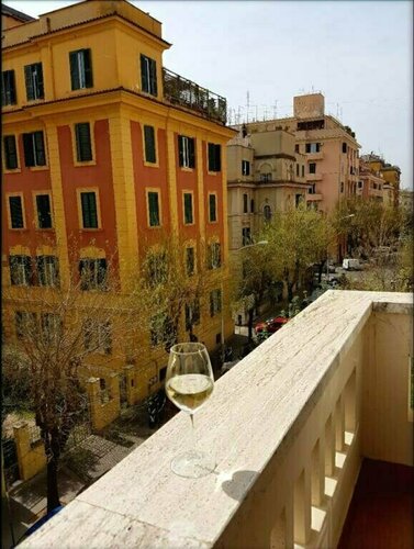 Alis Laura guest house - 150m from piazza bologna metro and 10 minutes from the Colosseum, Prenota Hotel Nomentano Roma