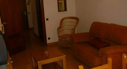 Apartaments LOrri, Забронировать Отель Отели в центре Энкам, в центре