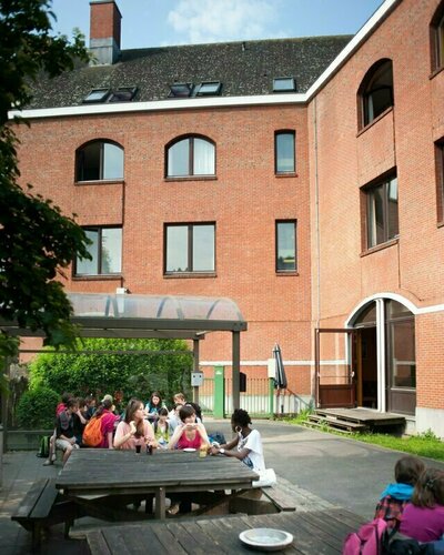 Generation Europe Youth Hostel, Prenota Ostello Hotel economici a Flanders