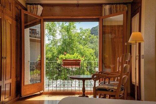 Hotel Can Boix de Peramola, Prenota Hotel Peramola L'Alt Urgell