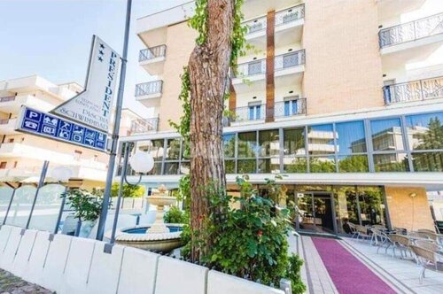 Hotel President, Забронировать Отель Чезенатико Побережье Римини