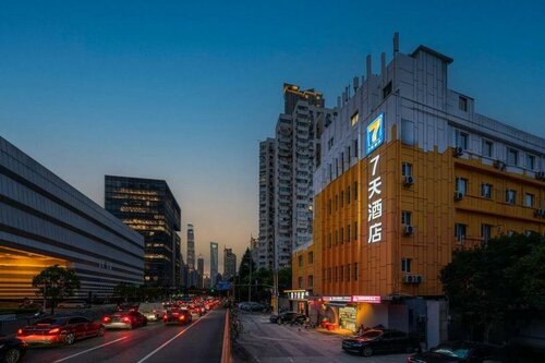 7Days Inn Shanghai LuJiaZui ShiMao Riviera GaRoaden, Varaa Hotelli Shanghai Shanghai
