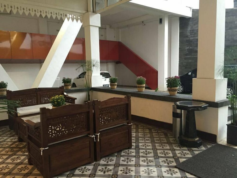 Alimar Hotel