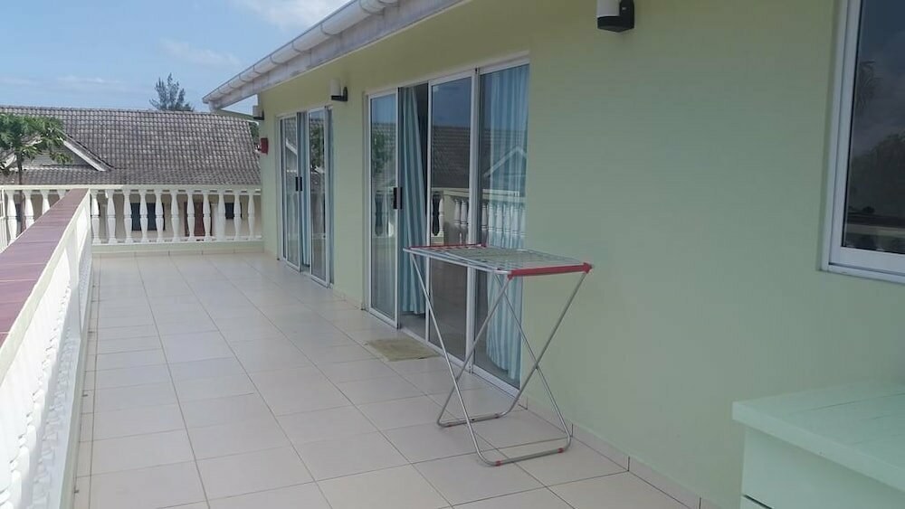 Chez Payet Airport Guesthouse