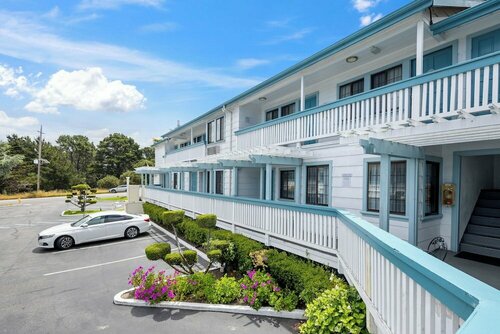 Arbor Inn Monterey, Забронировать Мини-отель Монтерей Виноградники Монтерей