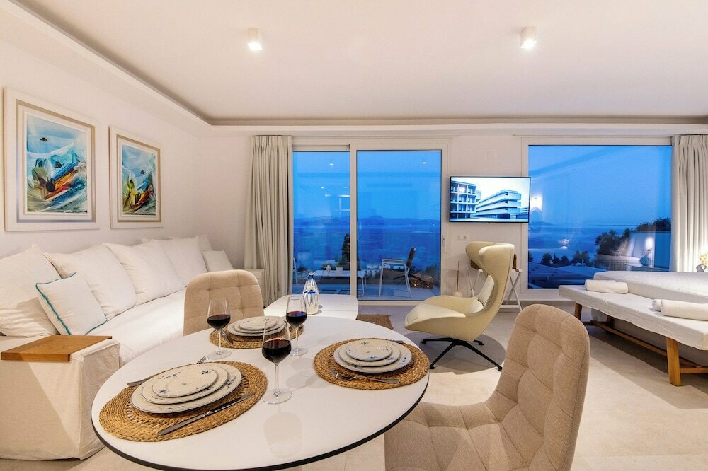 Achillion Luxury Villa