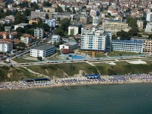 Hotel Perla Beach Club - All Inclusive, Забронировать Отель Отели Приморско с бассейном, рядом с Primorsko Municipality, Бассейн