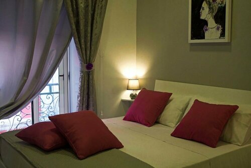Mercury Home Hotel Room&Breakfast, Забронировать Отель Неаполь - Центральный вокзал Неаполь, рядом с Первая поликлиника