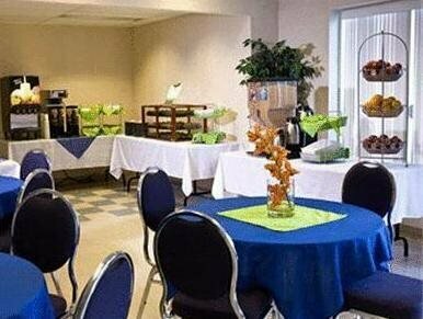 Residence & Conference Centre - Kitchener Waterloo, Prenota Residence Hotel a Ontario con parcheggio, Parcheggio