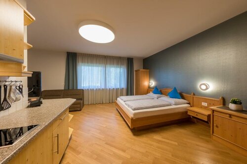 Residence Neuhäuslhof, Apartments Meran, GuestPass, Забронировать Апартаменты/квартира Отели Валле д'аосты с бассейном, Бассейн