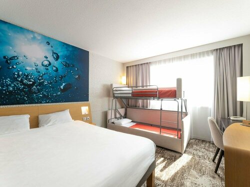 Novotel Mâcon North Highway du Soleil Hotel, Book Hotel Hoteller i Burgund med parkering, Parkering