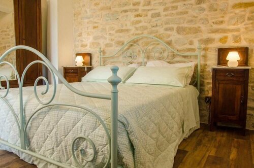 Le Voltarelle Bed & Breakfast, Rezervați Bed and Breakfast Serra San Quirico Marche
