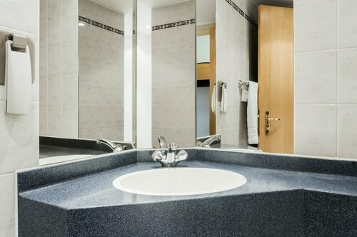 Travelodge Chesterfield Town Centre, Забронировать Отель Отели Честерфилда с парковкой, Парковка