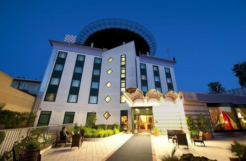 Castagna Palace Hotel & Restaurant, Забронировать Отель Монтеккьо-Маджоре Венето