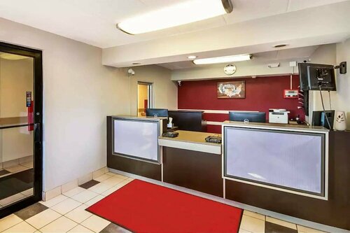 Super 8 By Wyndham Charleston WV, Забронировать Отель Чарльстон 