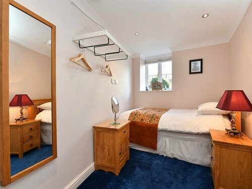 Heritage Bed and Breakfast, Buchen Sie Bed & Breakfast Calne Wiltshire