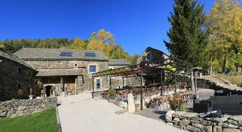 La Ferme du Bien-etre, Book Hotel Hoteller i Rhône-Alps med parkering, Parkering