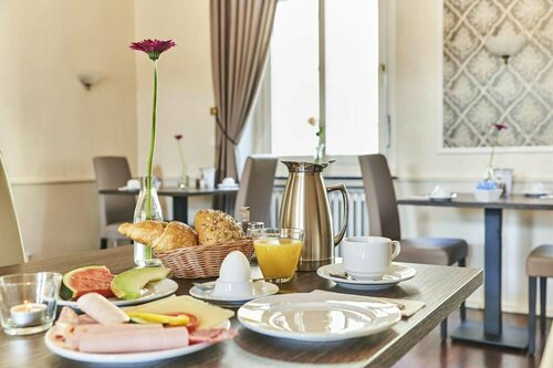 Dom Hotel, Забронировать Отель  