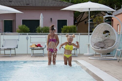 Отель Альбатрос, Забронировать Отель Лидо ди Езоло Riviera Ovest, рядом с Lido di Jesolo Bus Station