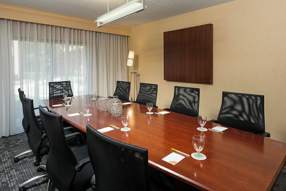 Courtyard by Marriott Chicago Wood Dale