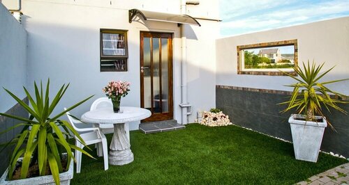 Holiday Guesthouse Langebaan, Забронировать Гостевой дом Отели Лангебан с завтраком, Завтраки