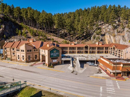 Quality Inn Keystone near Mount Rushmore, Забронировать Отель Кистон Wind Cave National Park