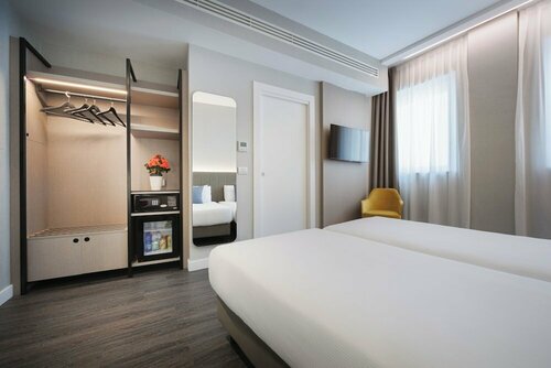 IH Hotels Milano Centrale, Buchen Sie Hotel Neue Hotels in Mailand, in der Nähe von U-Bahnstation Lima