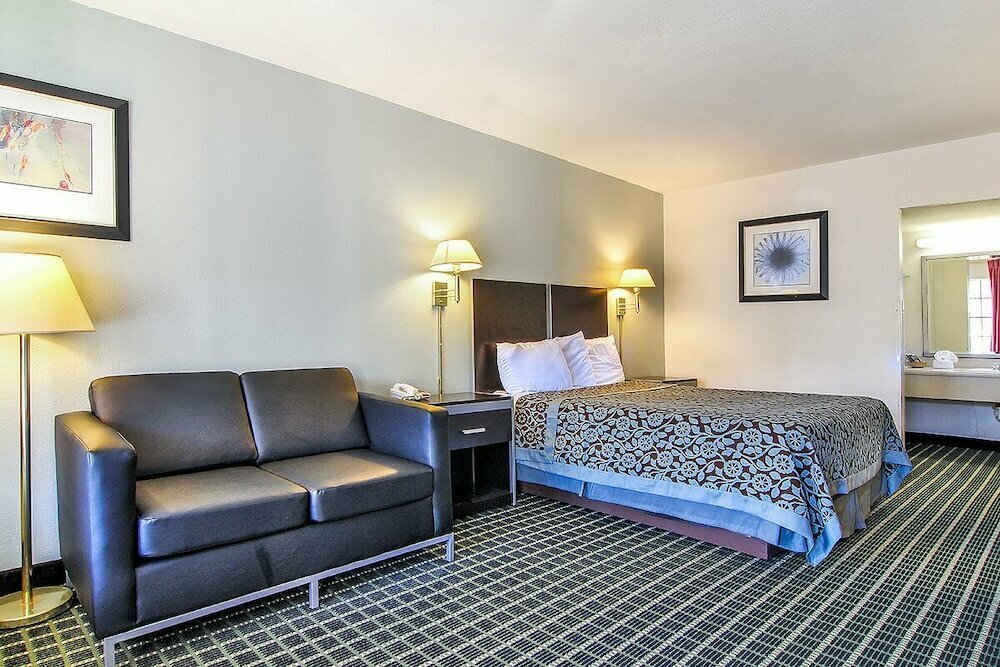 Studio 6 Suites - Dallas