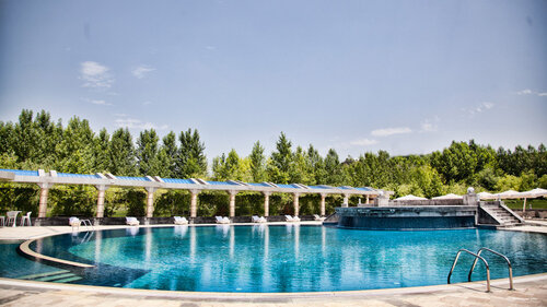 Multi Grand Pharaon Hotel, Rezerwuj Hotel Hotele w Kotayk region z Basenem, Basen