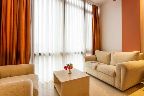 Family Hotel Gold Pearl, Забронировать Отель Отели области Бургас с парковкой, Парковка