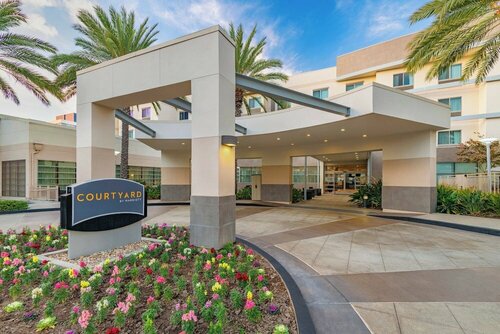 Courtyard by Marriott Santa Ana Orange County, Забронировать Отель Санта-Ана Disneyland California