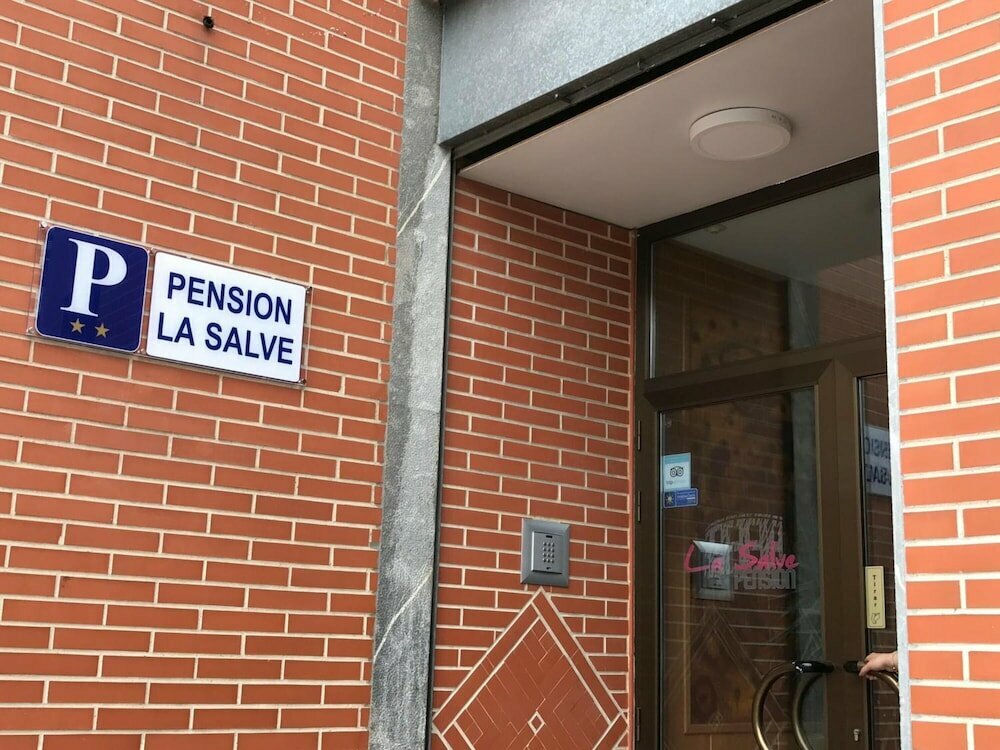 La Salve ostatua